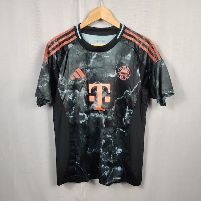 Bayern Away Kit 24/25 Fan Version Half